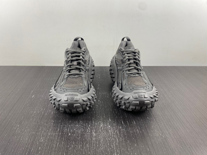 Ba*len*cia*ga defender sneaker