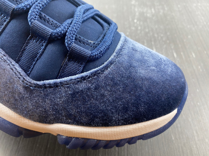 air jordan 11 velvet “midnight navy” ar0715-441