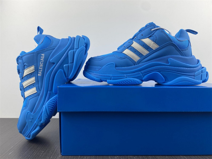 Ba*len*cia*ga triple s sneaker 8000025