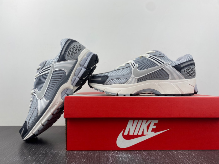 nike zoom vomero 5 fd9919-001