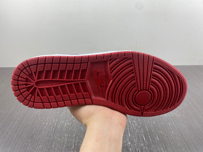 jordan 1 retro low white varsity red 705329-101