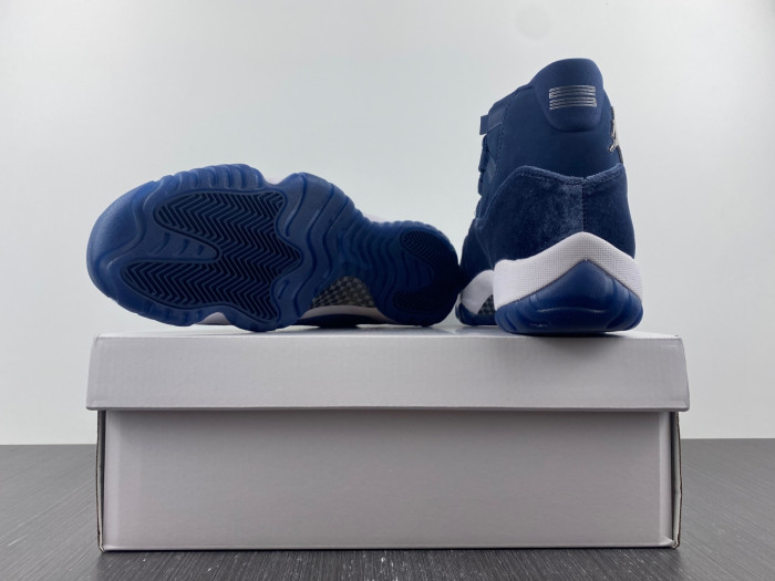 air jordan 11 velvet “midnight navy” ar0715-441