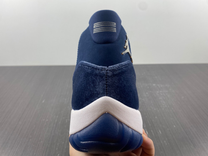 air jordan 11 velvet “midnight navy” ar0715-441