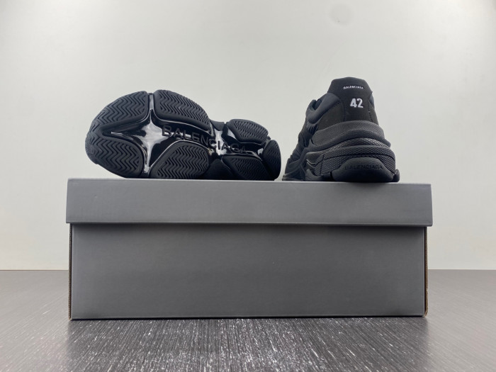 Ba*len*cia*ga triple s sneaker 80000130