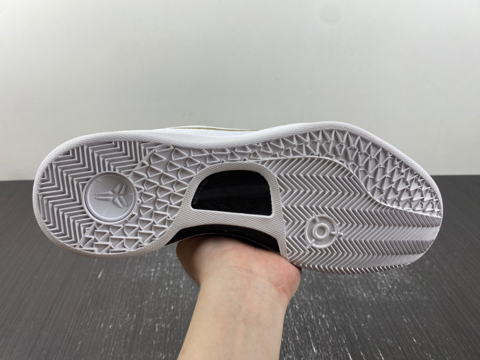 nike kobe 8 protro “white/metallic gold” nk0409