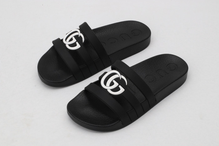 G*u*i* sandal33