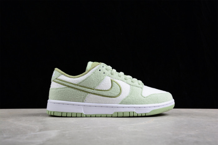 nike dunk low se fleece pack honeydew dq7579-300