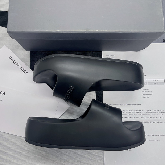 balenciag* sandal bs22