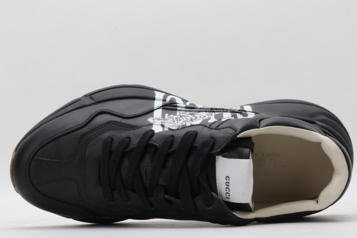 G*u*i* rhyton sneaker