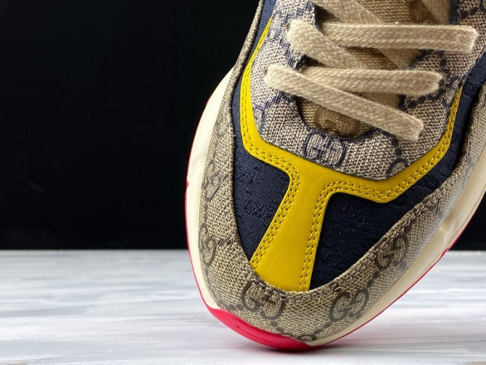 G*u*i* rhyton sneaker