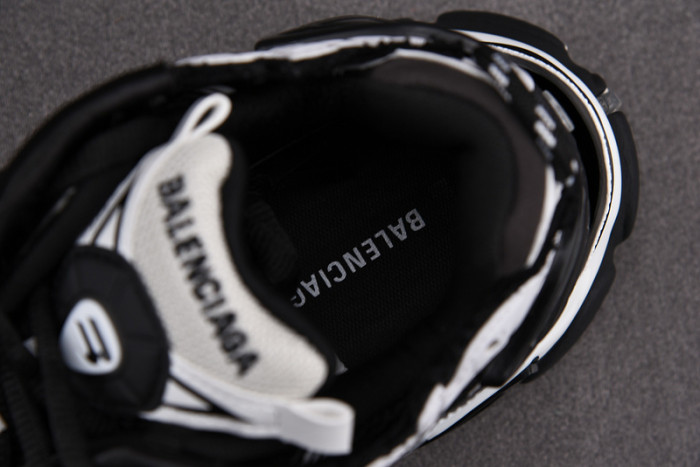 Ba*len*cia*ga runner sneaker w3rb2-9010