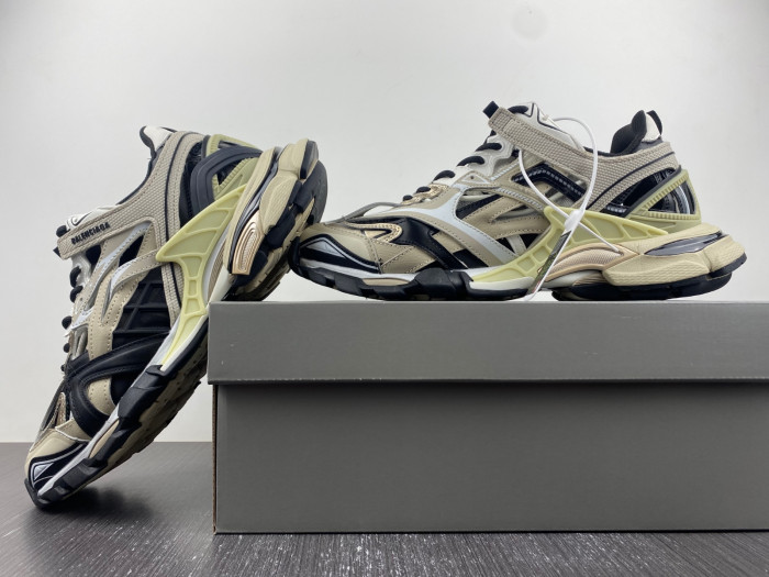 Balenciaga track 8000075