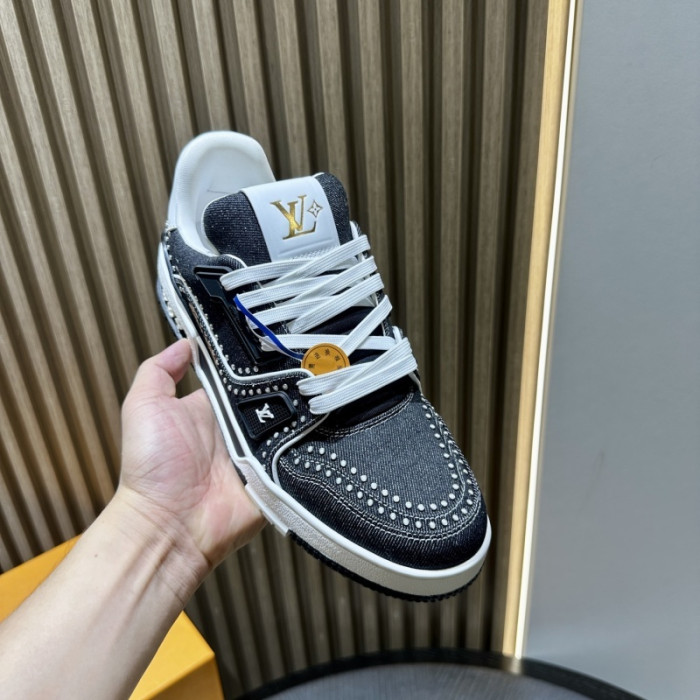 LV snekaers L0000671