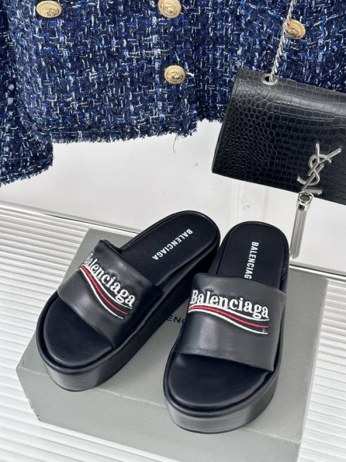 Balenciag* Sandal BS83