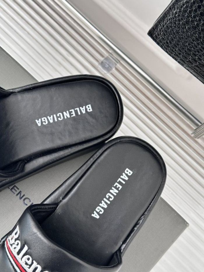 Balenciag* Sandal BS83