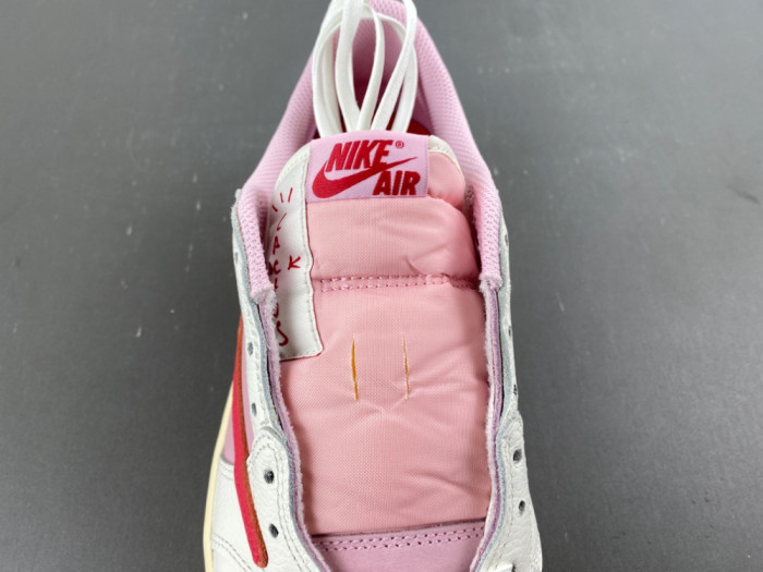 Air Jordan 1 Retro Low Travis Scott Shy Pink IQ7604-101