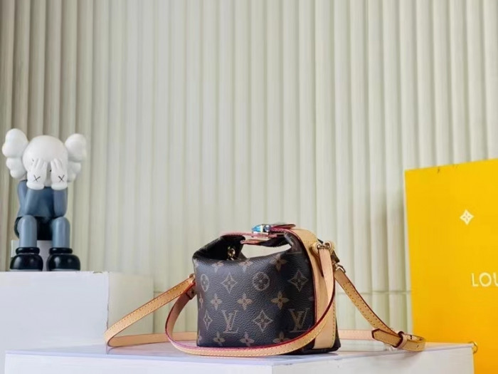 L*V BAG 06