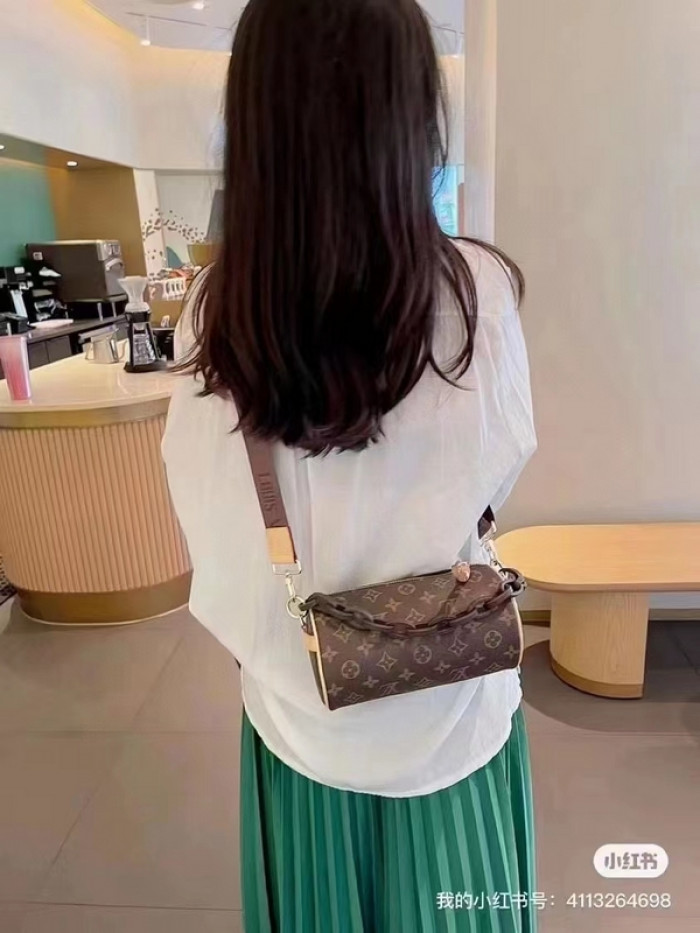 L*V BAG 04