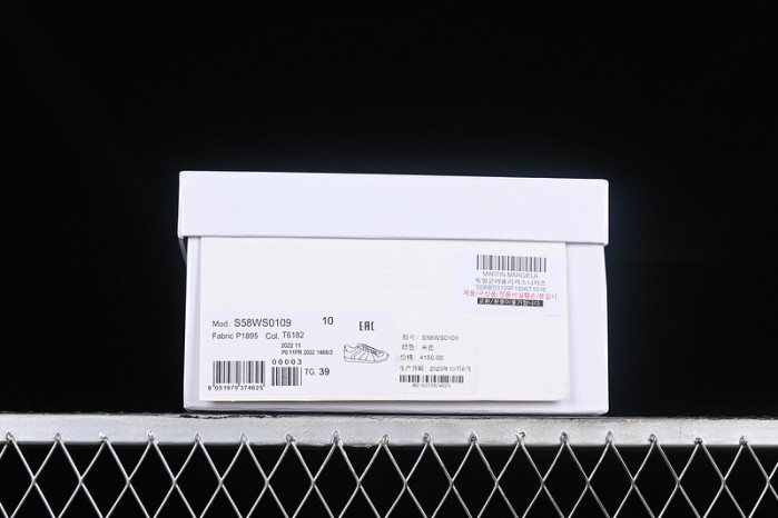 ma*s*n Ma*i*la calfskin black s58ws0106