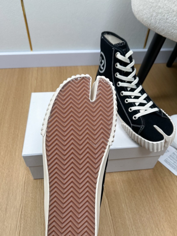 Ma1s0n Marg*e1a CALFSKIN S57WS0367