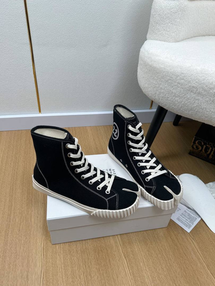 Ma1s0n Marg*e1a CALFSKIN S57WS0367