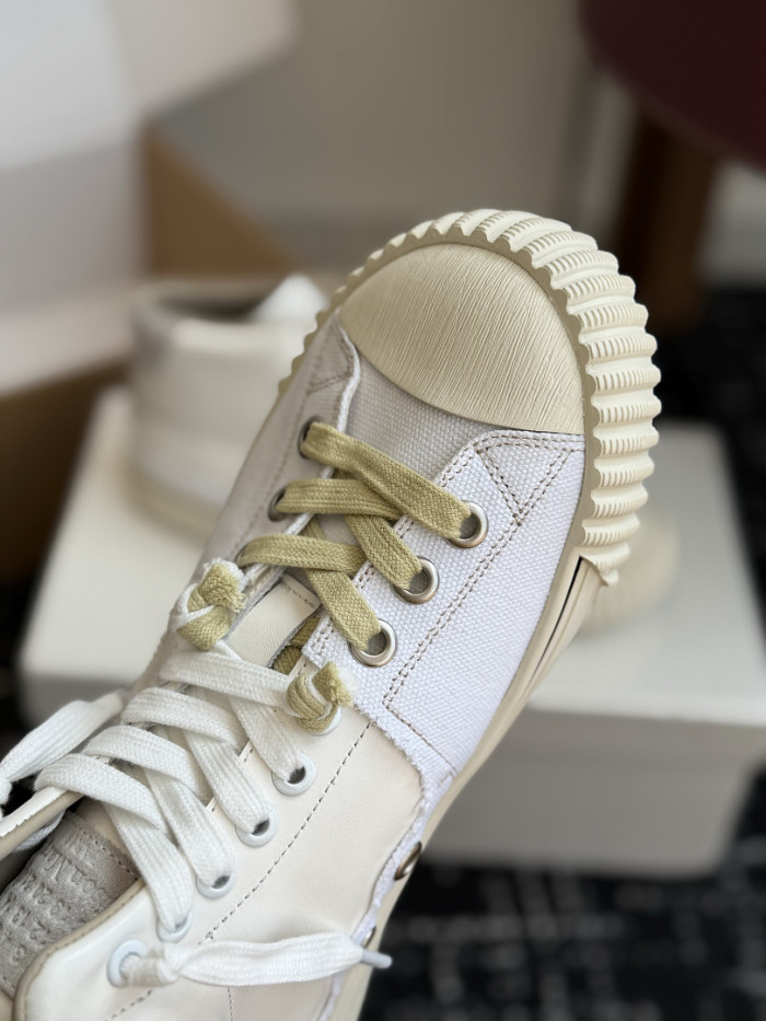 Ma1s0n Marg*e1a CALFSKIN S57WS0417