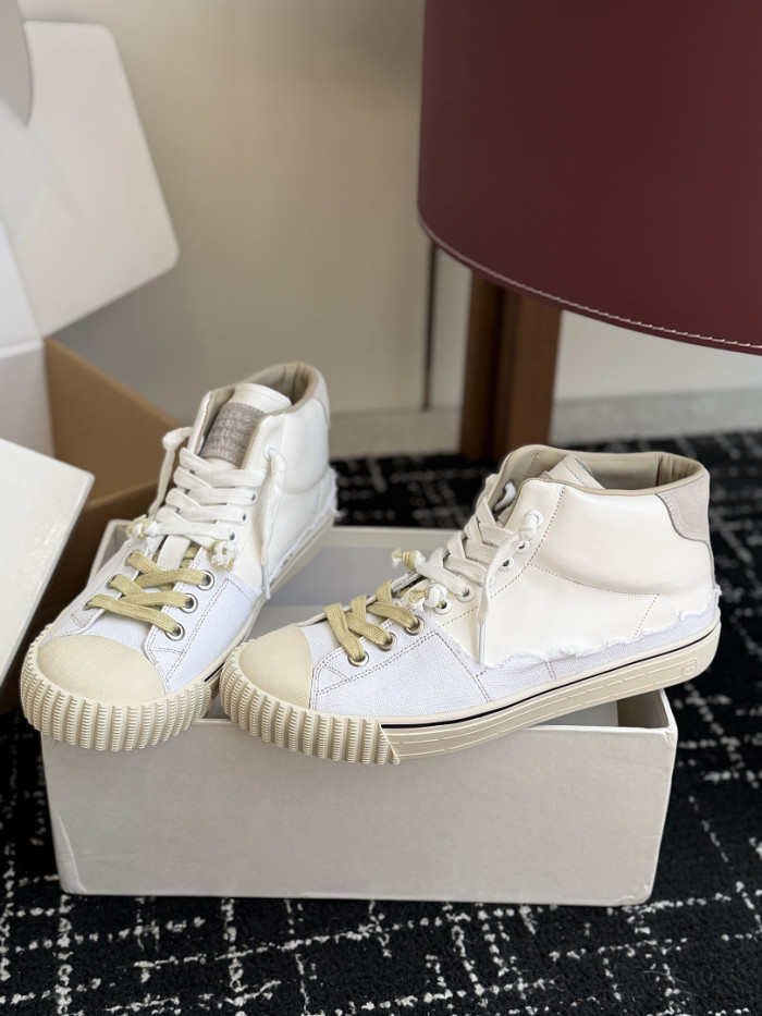 Ma1s0n Marg*e1a CALFSKIN S57WS0417