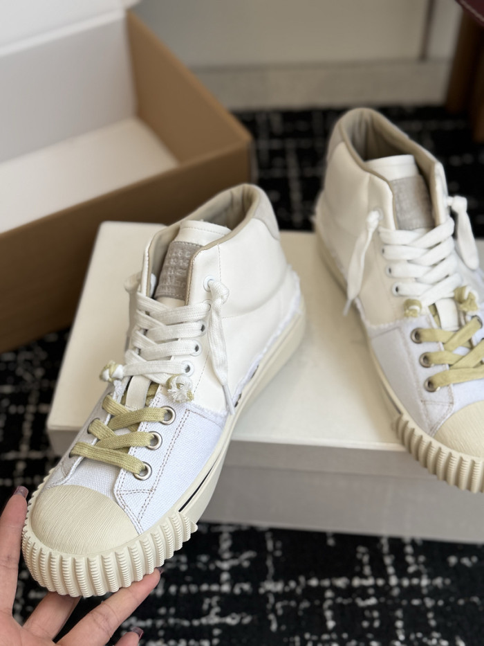 Ma1s0n Marg*e1a CALFSKIN S57WS0417