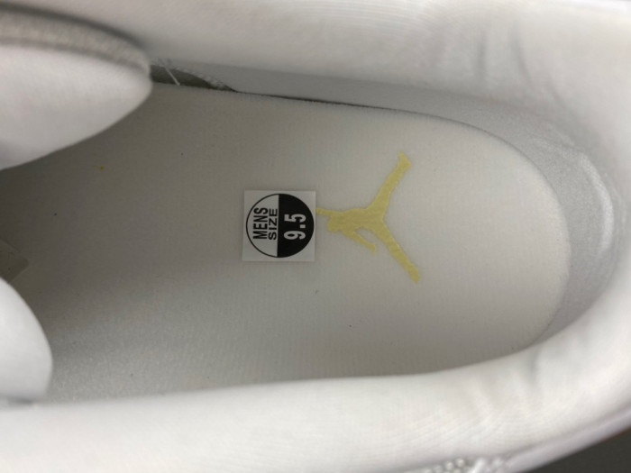 Air Jordan 11 Low Mother