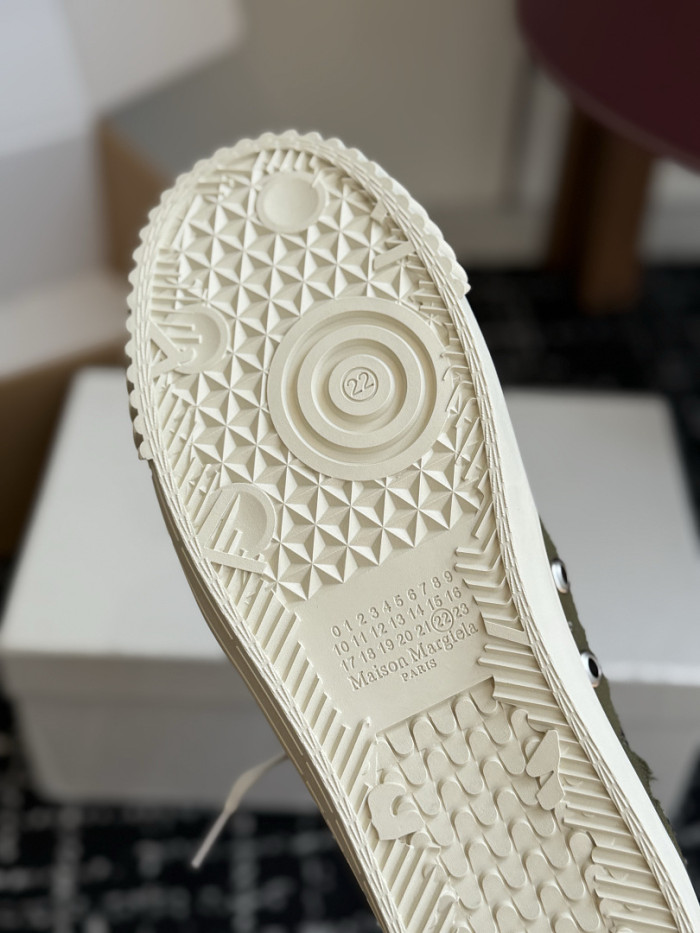 Ma1s0n Marg*e1a CALFSKIN S57WS0420