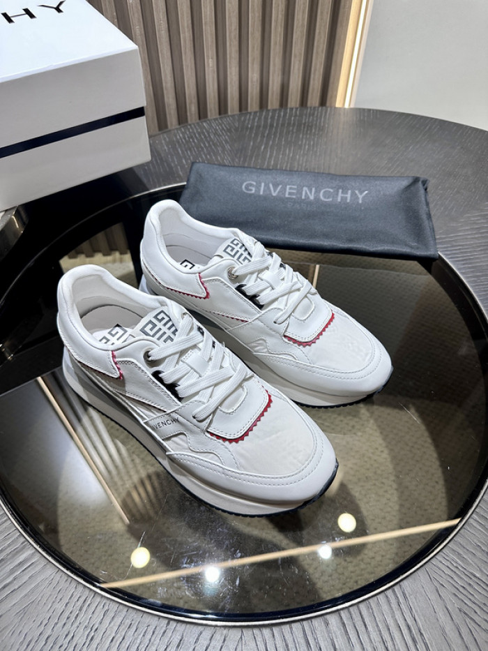 Givenchy Sneakers 660052