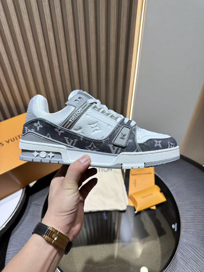 LV snekaers L0000400