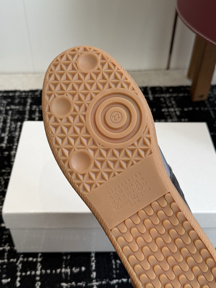 Ma1s0n Marg*e1a CALFSKIN S57WS0399
