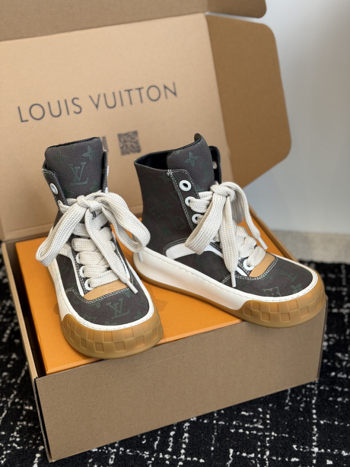 LV sneakers L0000858