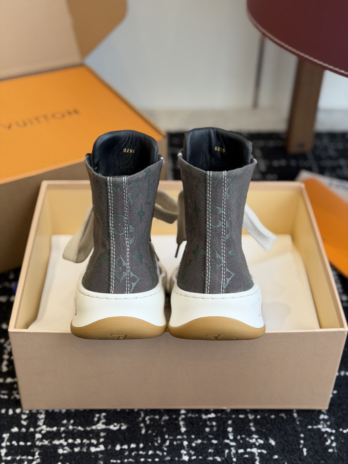 LV sneakers L0000858
