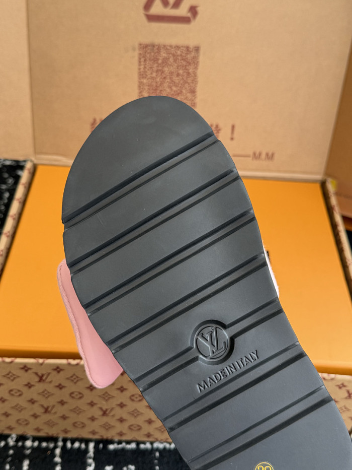 L&V sandal 270