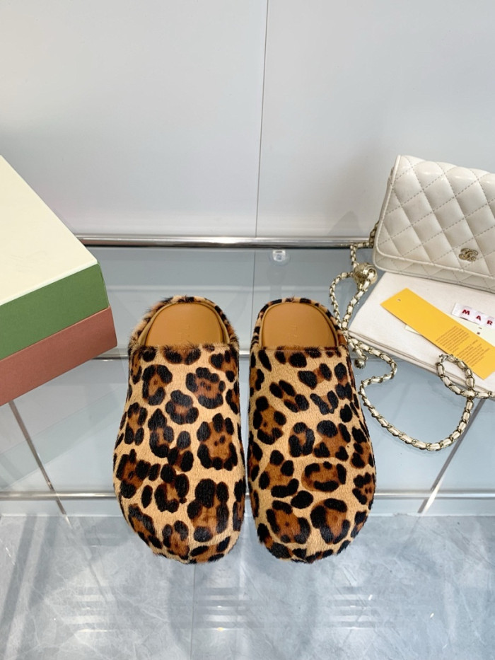 Marni Slides M010