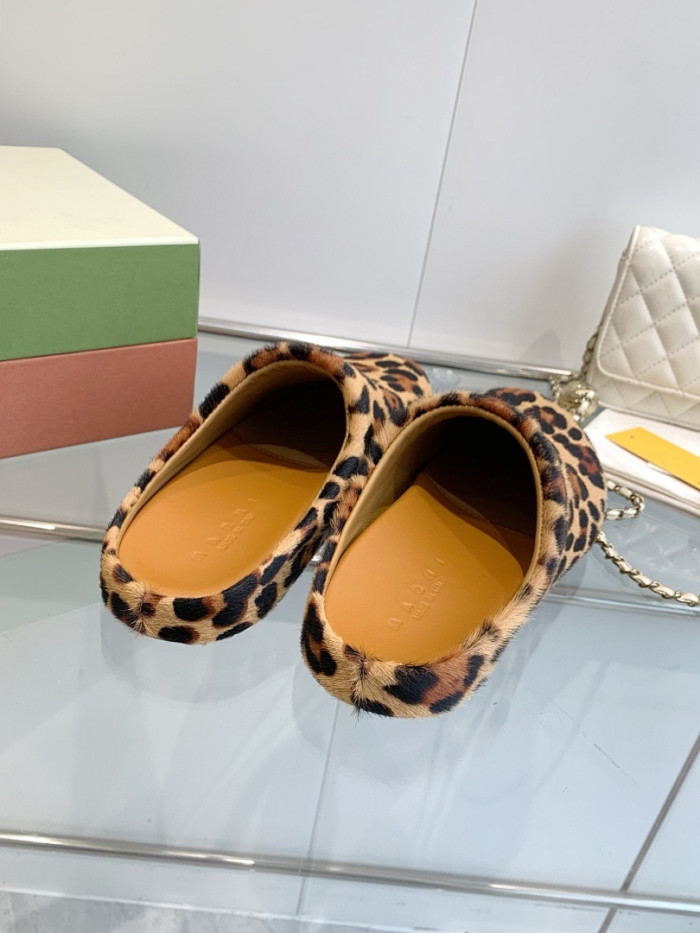 Marni Slides M010