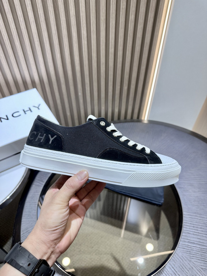 Givenchy Sneakers 660049