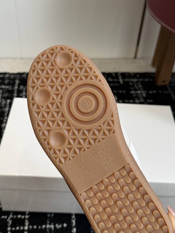 Ma1s0n Marg*e1a CALFSKIN S57WS0400
