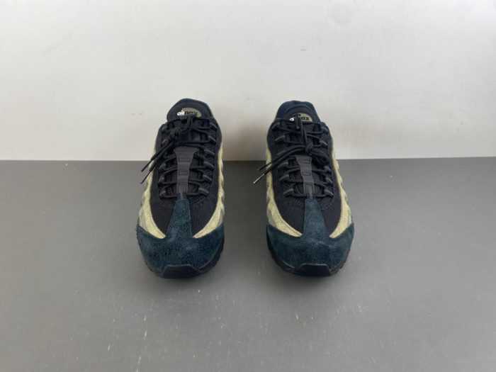 Nike Air Max 95 SP Undefeated Medium Olive IB4523-200