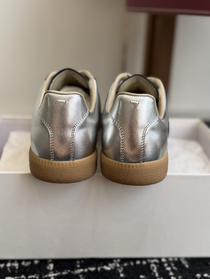 Ma1s0n Marg*e1a CALFSKIN S57WS0445