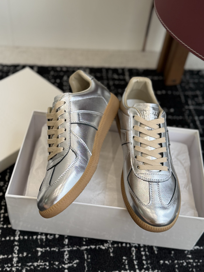 Ma1s0n Marg*e1a CALFSKIN S57WS0445