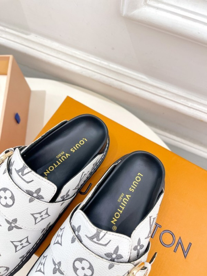 L&V sandal 245