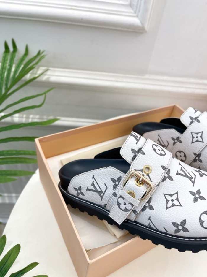 L&V sandal 245