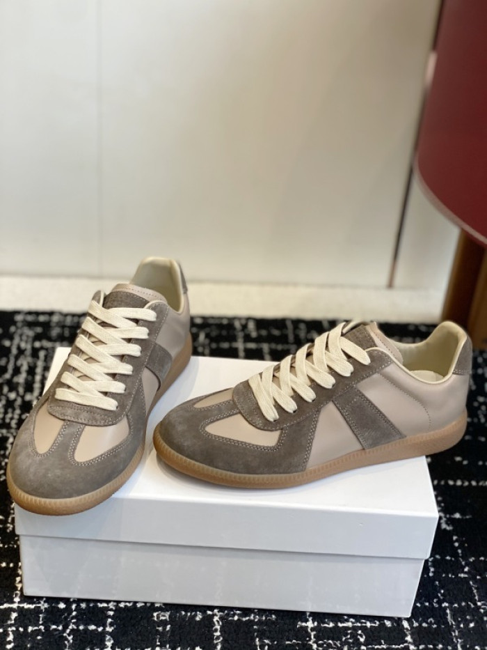 Ma1s0n Marg*e1a CALFSKIN S57WS0345