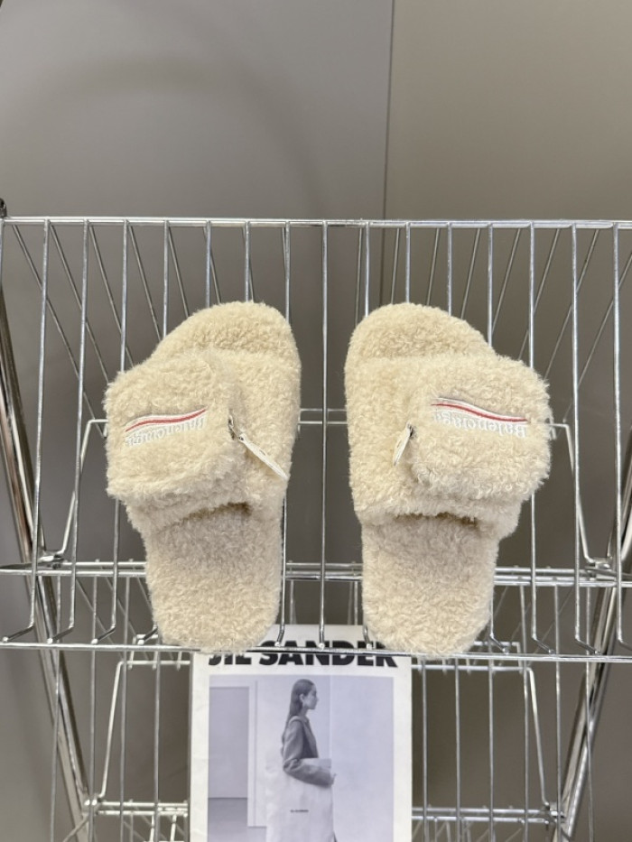 Balenciag* Sandal BS85