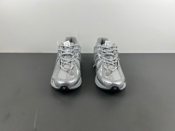 New Balance 1906A Concrete Silver Metallic M1906AG