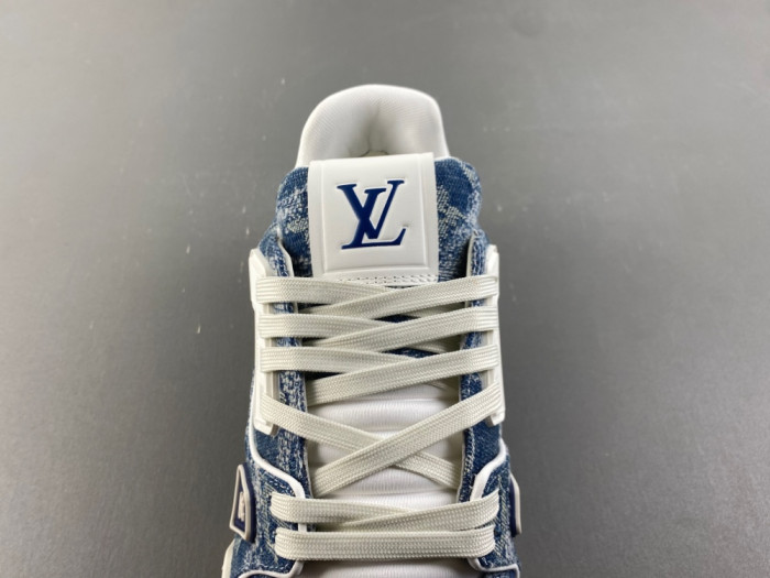 LV snekaers L0000723