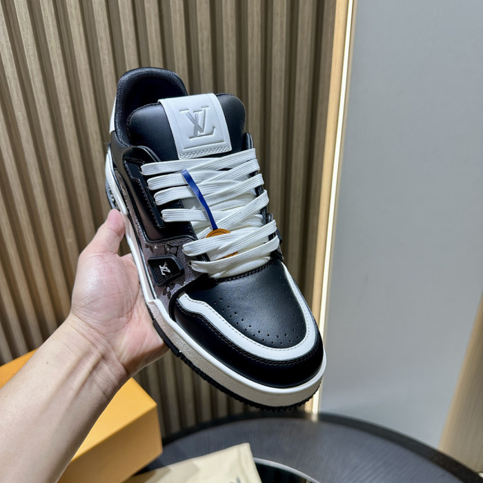 LV snekaers L0000691